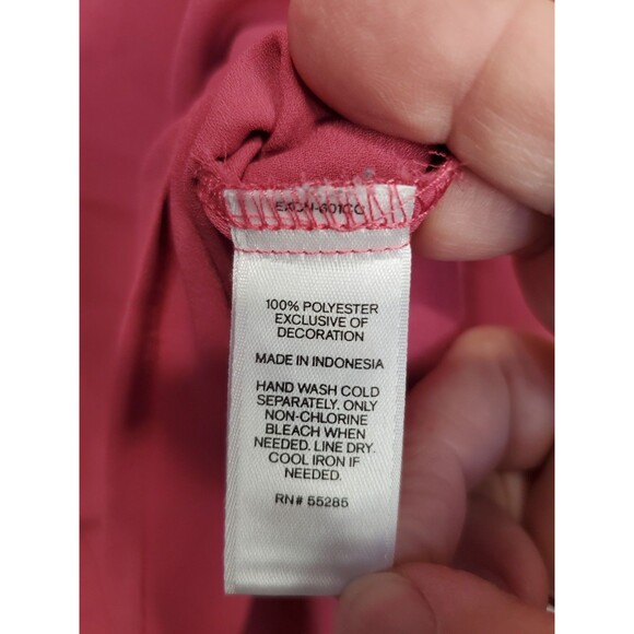 Express Portofino Slim Pink Crochet Detail Button-Up Shirt Size M Roll-Tab Slv - Picture 7 of 7